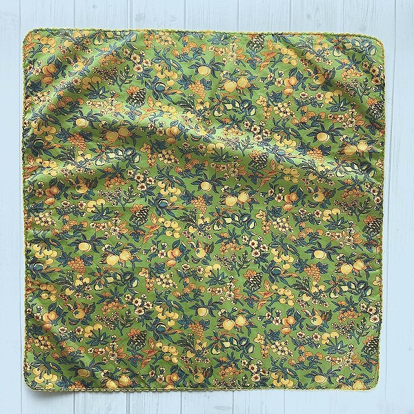バンダナ  インド綿100％  ベリーフラワー グリーン 52cm×52cm