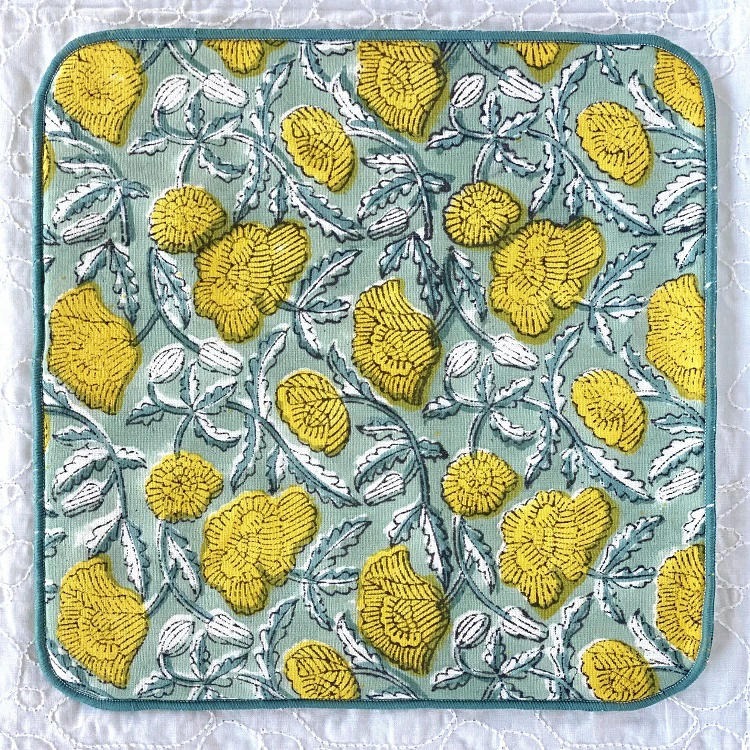 ふんわりハンカチ ブロックプリント  花柄 総柄 グリーン 22cm×22cm