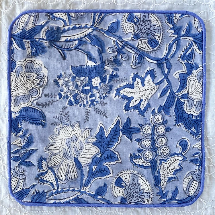 ふんわり ハンカチ ブロックプリント 花柄 総柄 水色  22cm×22cm