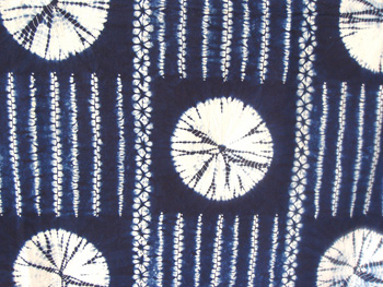マルチカバー・マルチカバー・和柄絞り柄の藍染め丸柄・藍色・インド綿