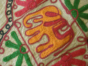 テーブルクロス・インド綿・花や象柄のエスニック刺繍・多色系 
